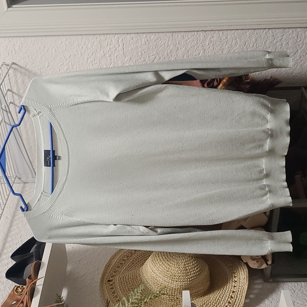 Lightweight Sweater by Market and Spruce. Size small.
